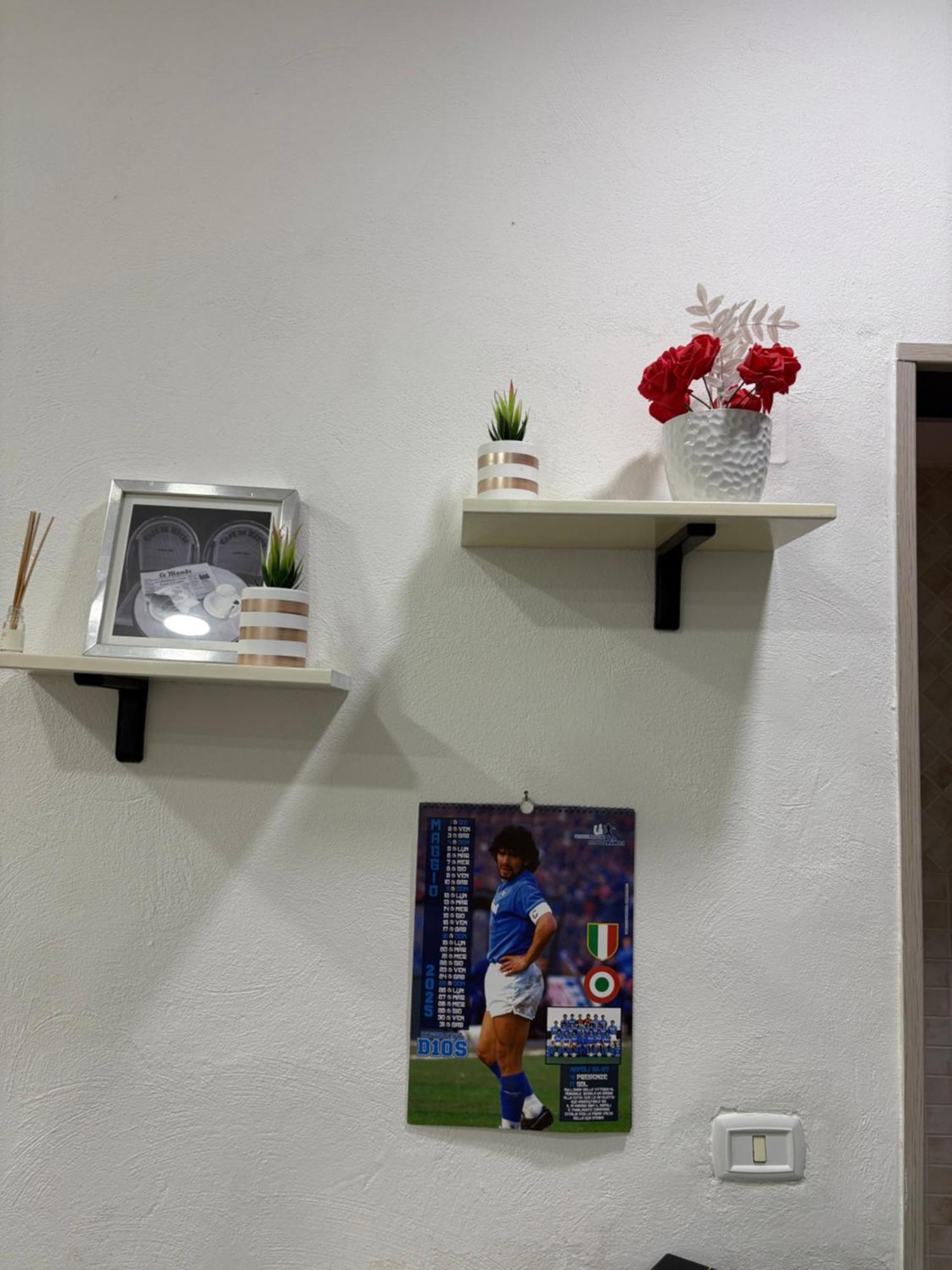 Guest House “Nonna Rossa” เนเปิลส์ ภายนอก รูปภาพ