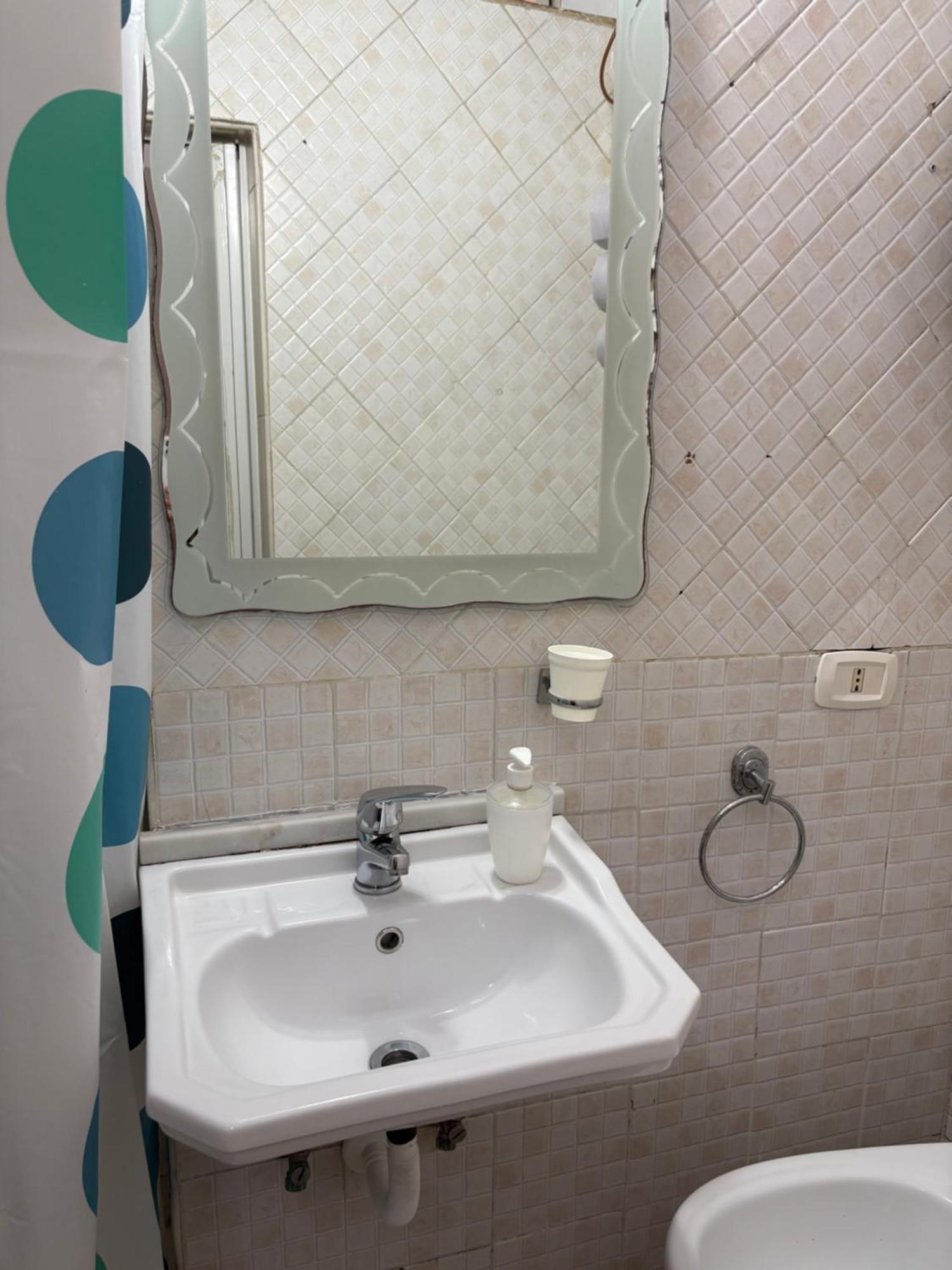 Guest House “Nonna Rossa” เนเปิลส์ ภายนอก รูปภาพ